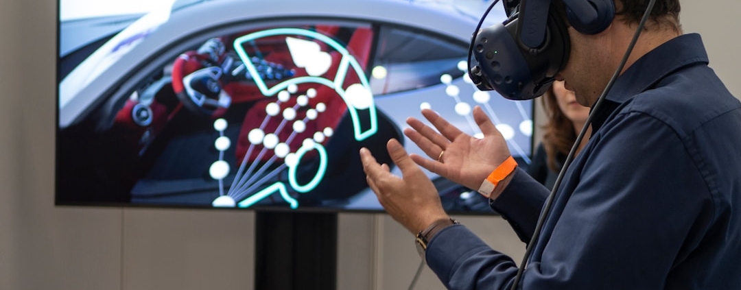 Matterport Rundgang Technologie: Person mit VR-Brille bei 3D-Scan in Salzburg